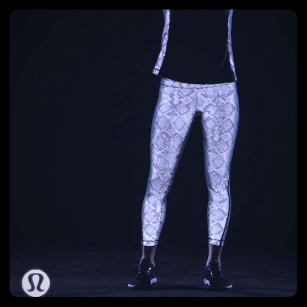 Lululemon “kill the lights” Pace tights reflective